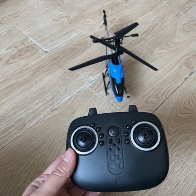 Height Holding Helicopter Remote Distance 15M HUGTEC 402-C Left-Right Turning Helicopter Forward-Backward Flying Toy