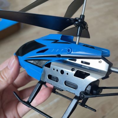 Height Holding Helicopter Remote Distance 15M HUGTEC 402-C Left-Right Turning Helicopter Forward-Backward Flying Toy